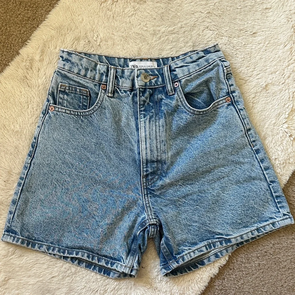 Zara high waist Denim Shorts - Picture 7 of 9